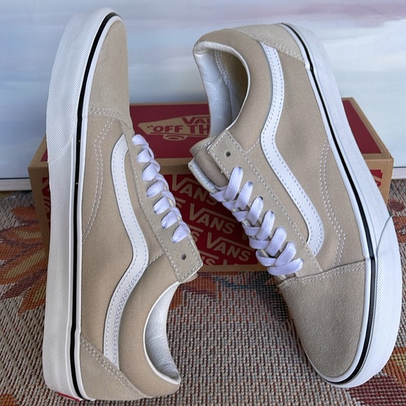 Vans WMNS Old Skool
Color Theory French Oak
VN0005UFBLL
Sneakers - Picture 11 of 16